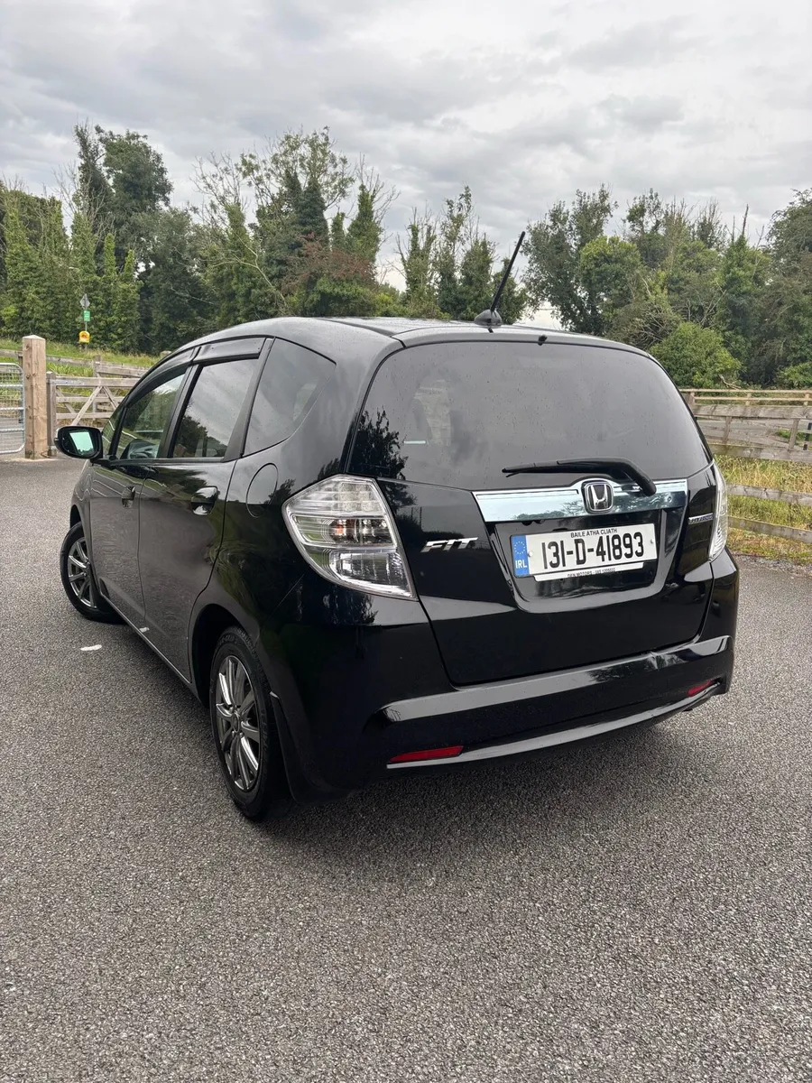 Honda Fit Automatic 2013 1.3hybrid(Reverse camera) - Image 2