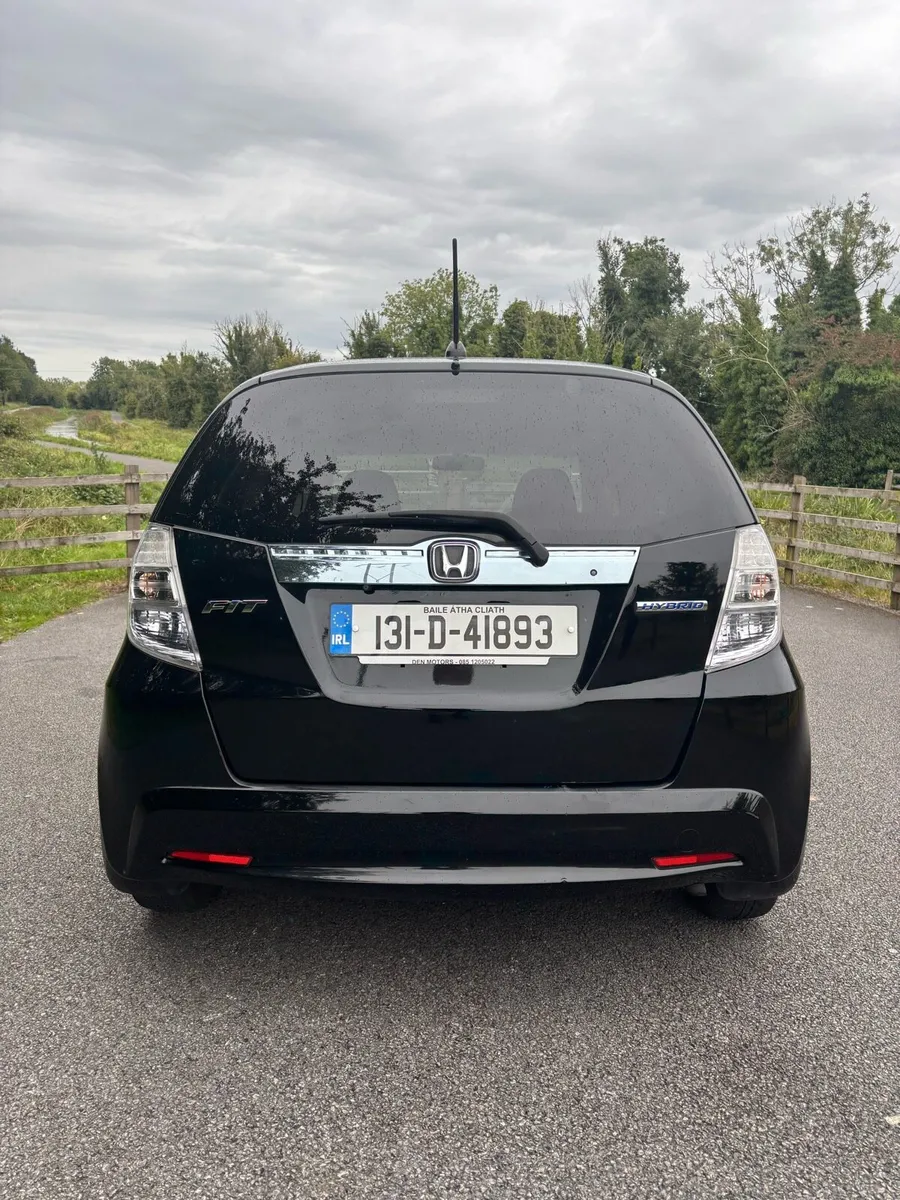 Honda Fit Automatic 2013 1.3hybrid(Reverse camera) - Image 4