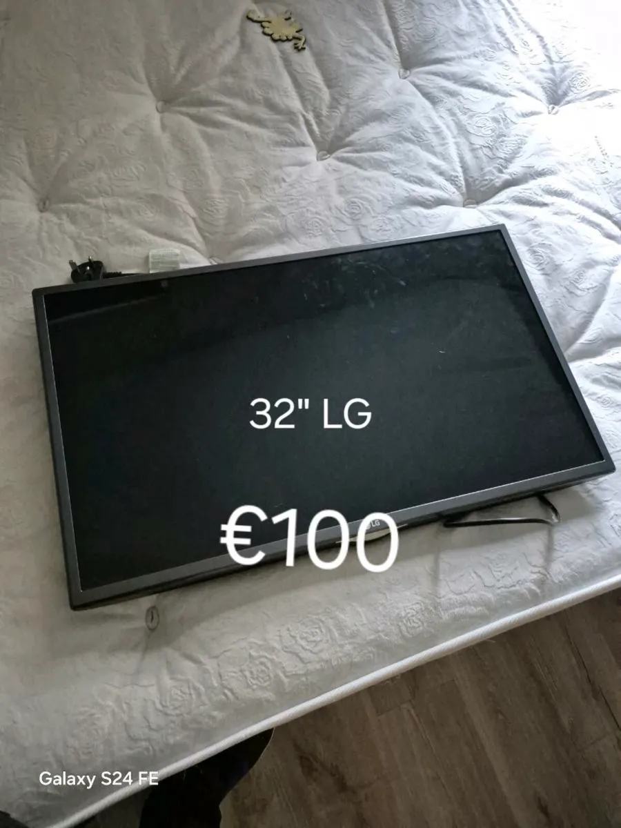 Various furniture items clear out. - Image 3
