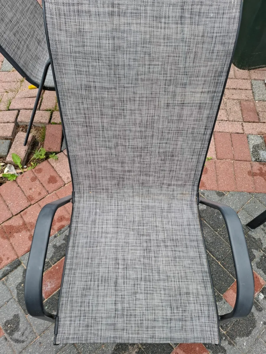 Outdoor table, chairs and umbrella - Image 3