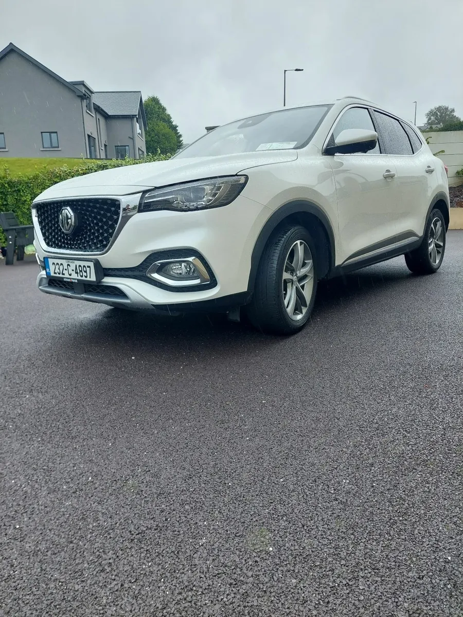 MG HS 2023 - Image 1