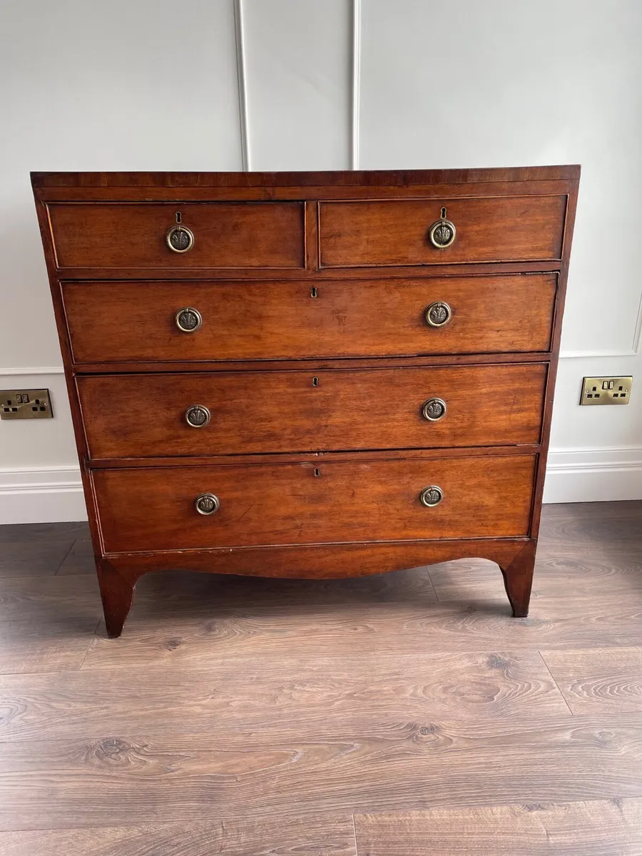 Dresser - Image 2