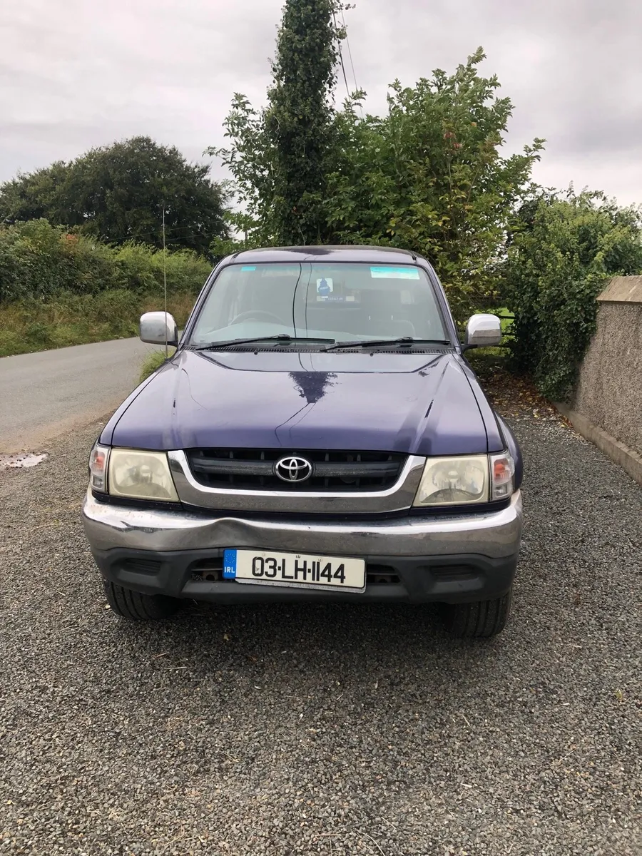 Toyota Hilux - Image 2
