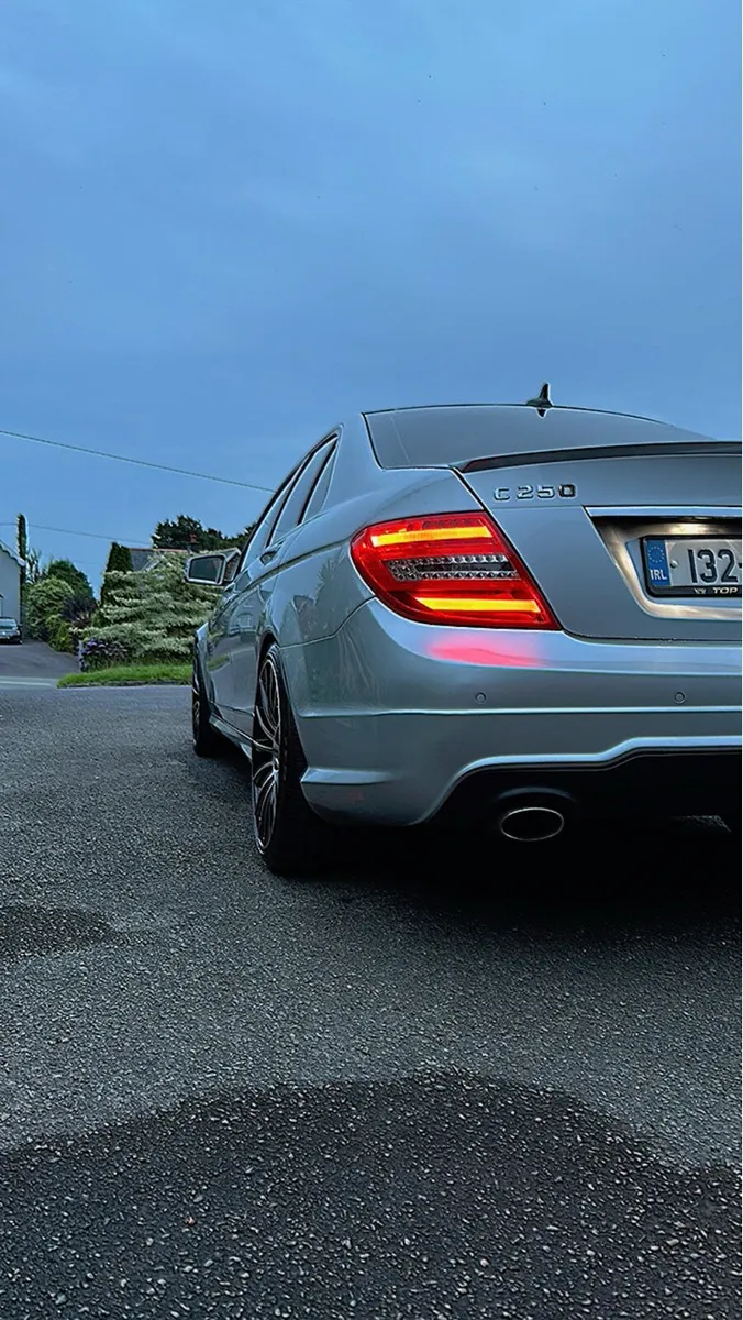 Mercedes-Benz C250 AMG line 2013 - Image 2