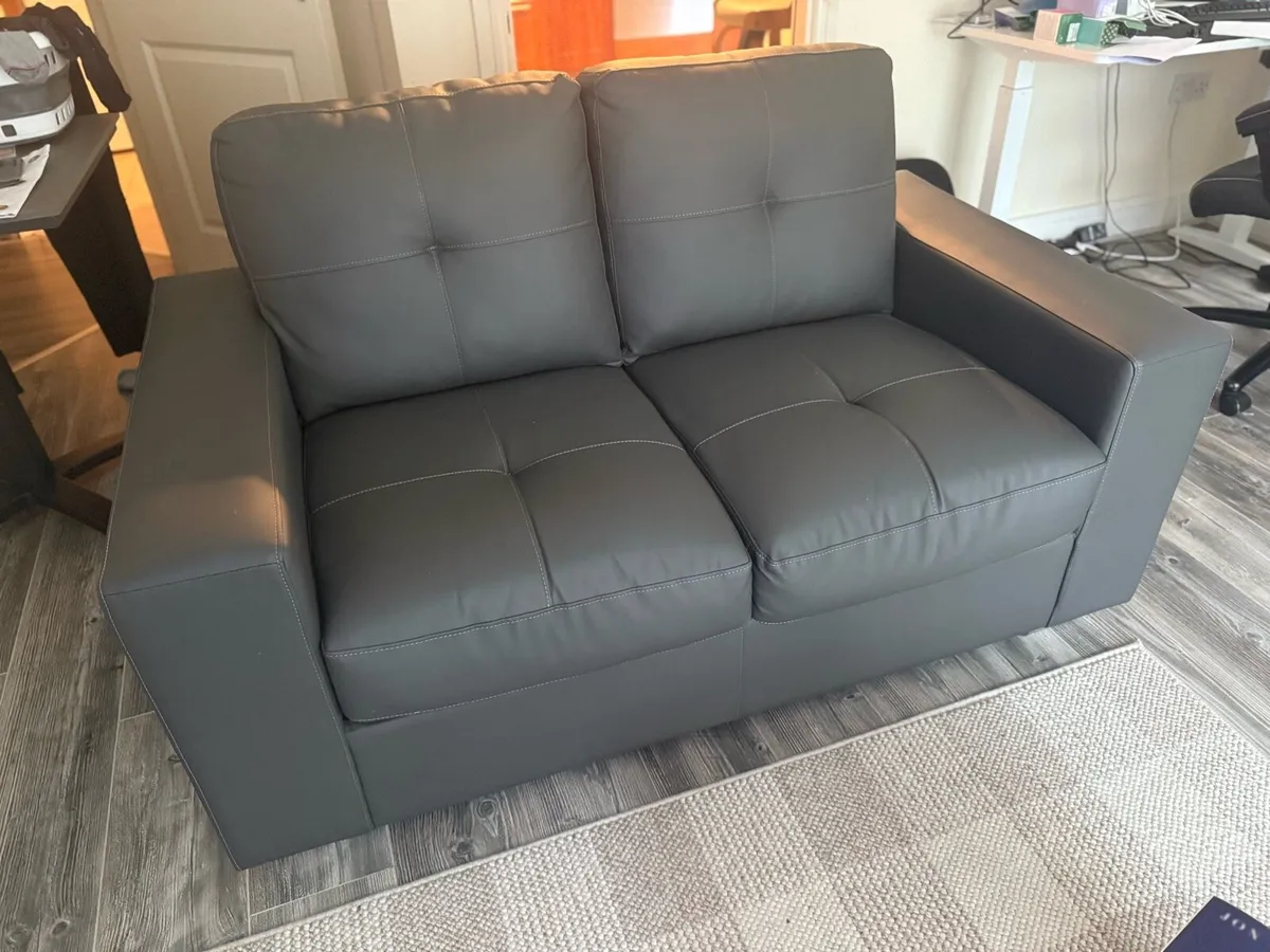 Couch - Image 2