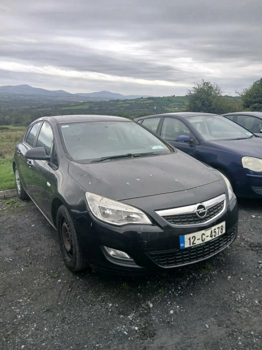 2012 opel astra 1.4 petrol - Image 2
