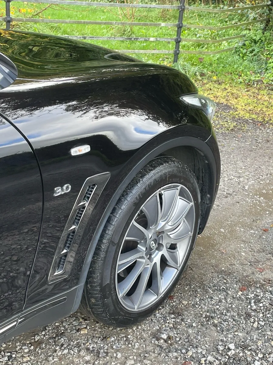 Infiniti qx70s - Image 4