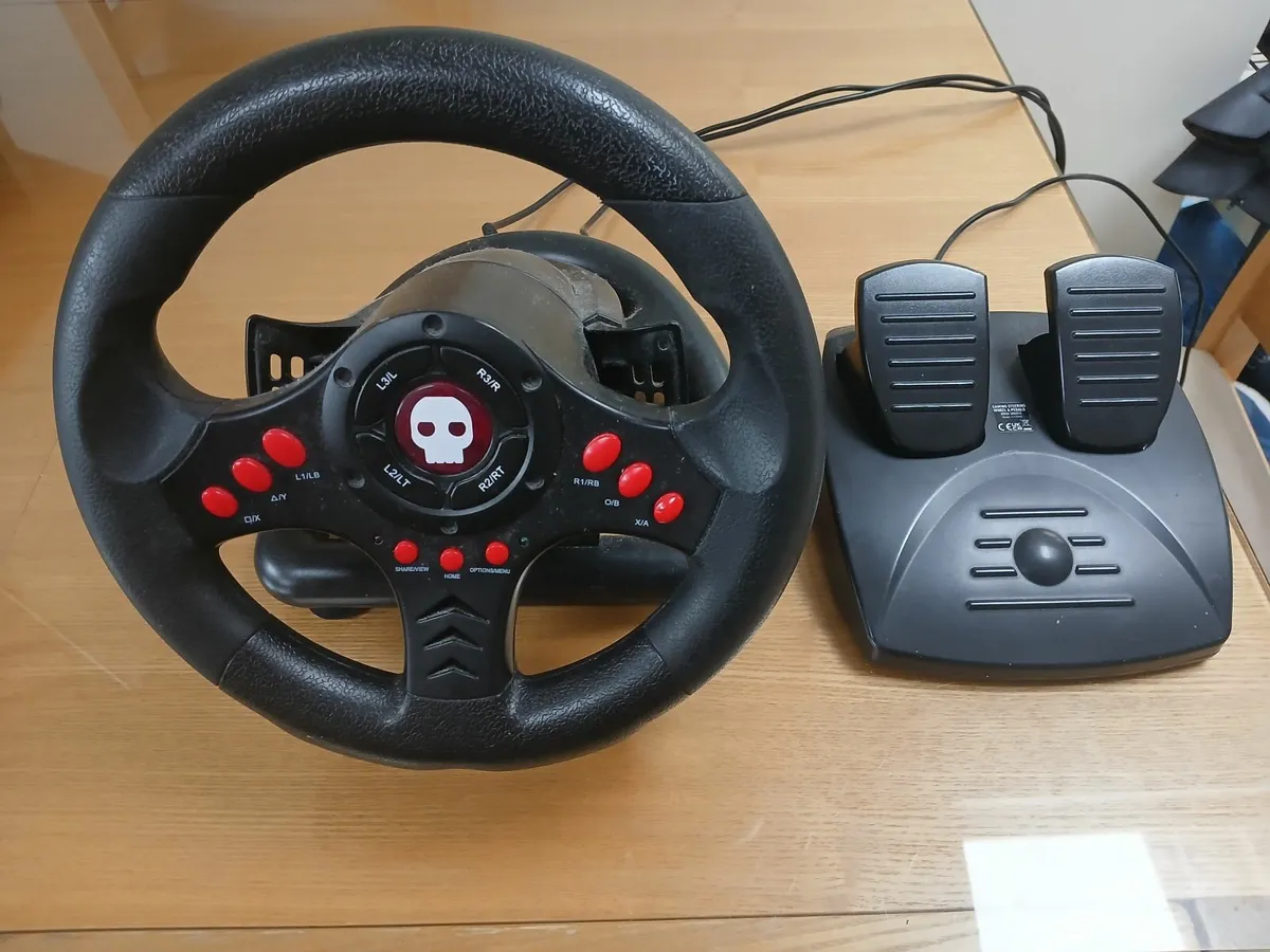 Numskull NS101 Steering Wheel & Pedals