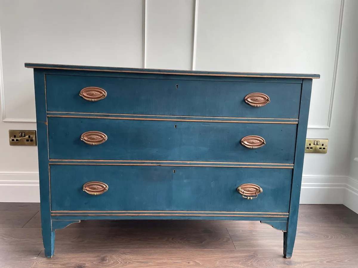 Dresser - Image 2
