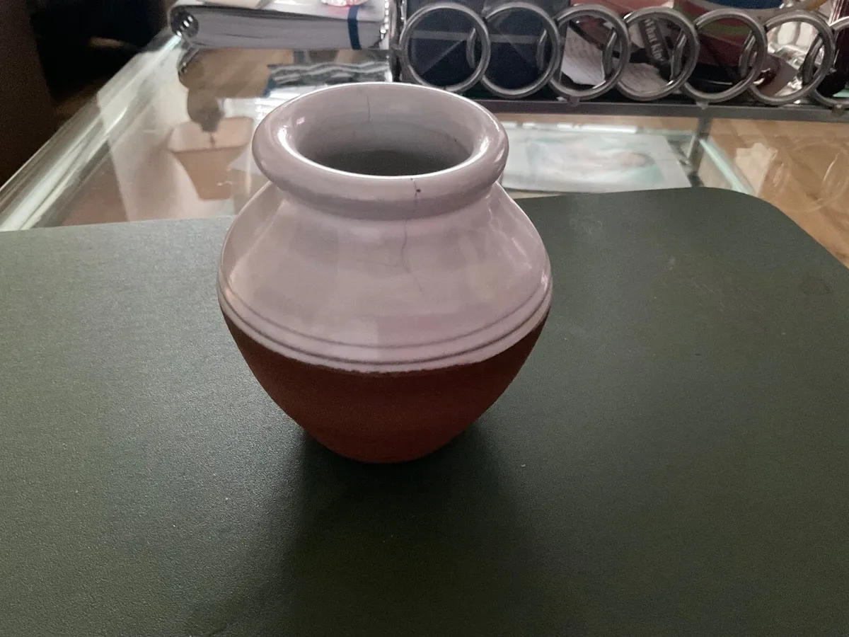 Small Steven Pearce pottery vase - Image 1