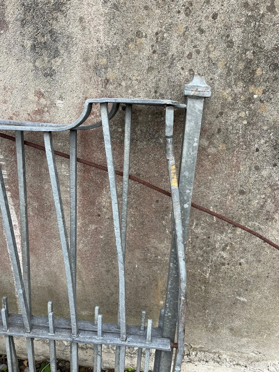 Steel gates - Image 3