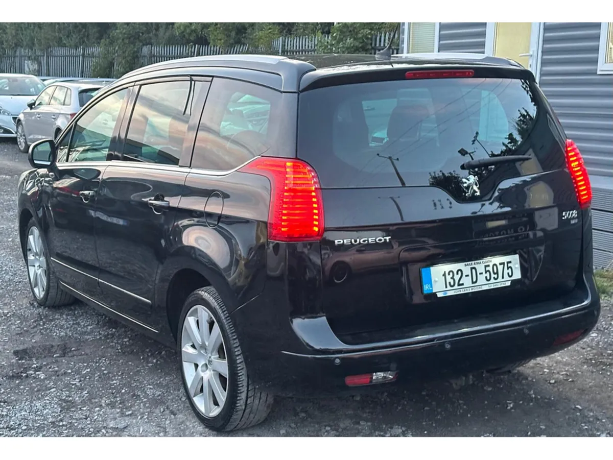 Peugeot 5008 ALLURE 1.6 HDI 115 ECOMATIQUE - Image 4