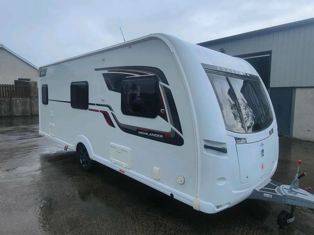 2015 Coachman 580/5 Rear fixed bunks - Image 2