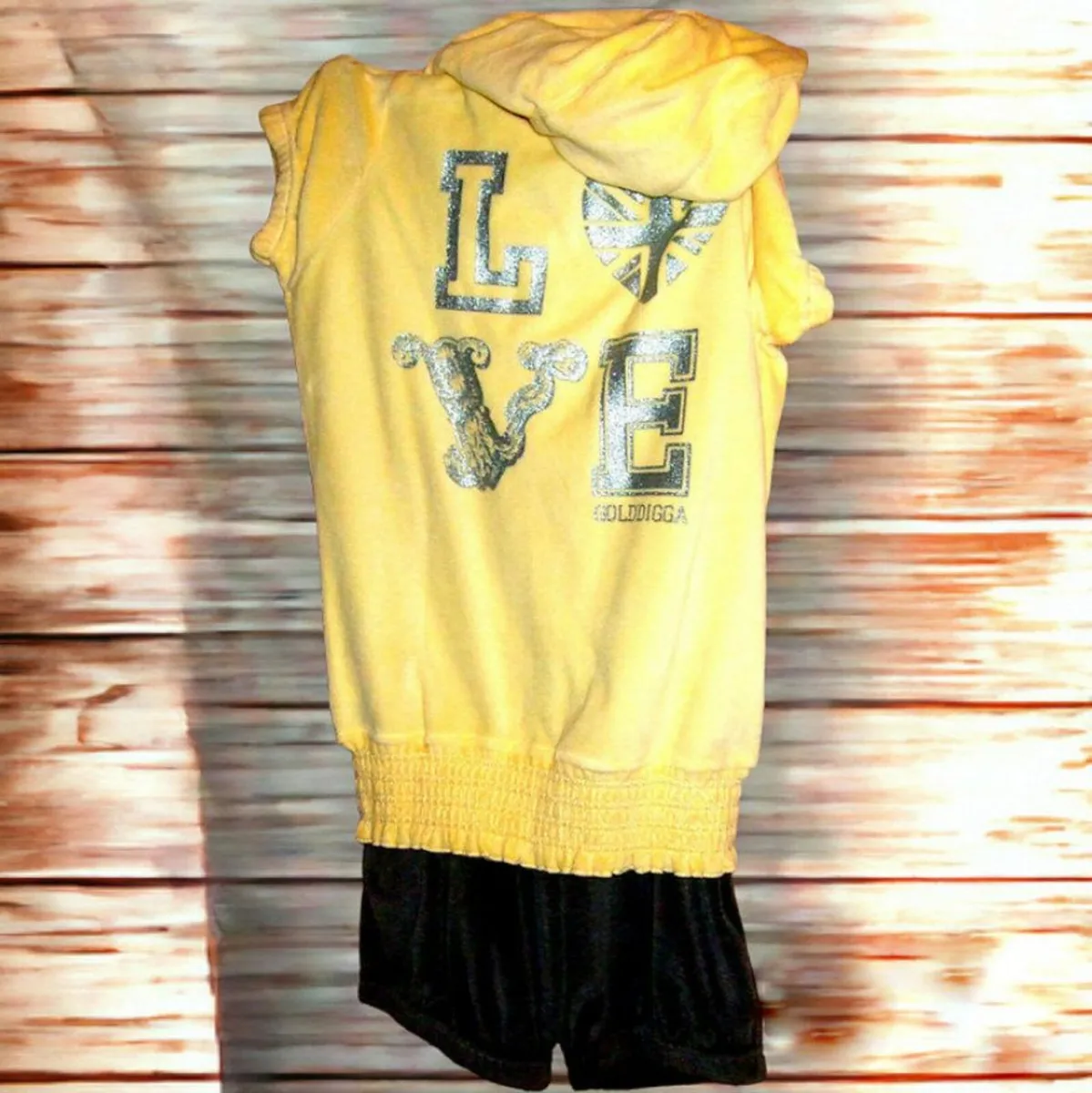 Vintage BNWT Goldigga Summer Trackie - Image 3