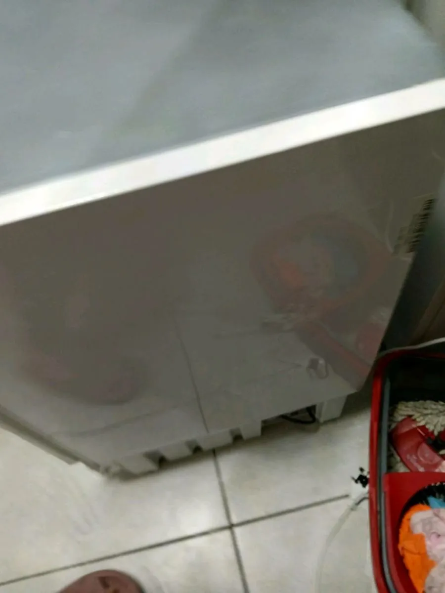 Integrated fridge - Image 3