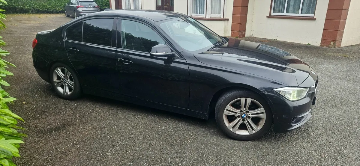 BMW 3-Series 2012 - Image 4