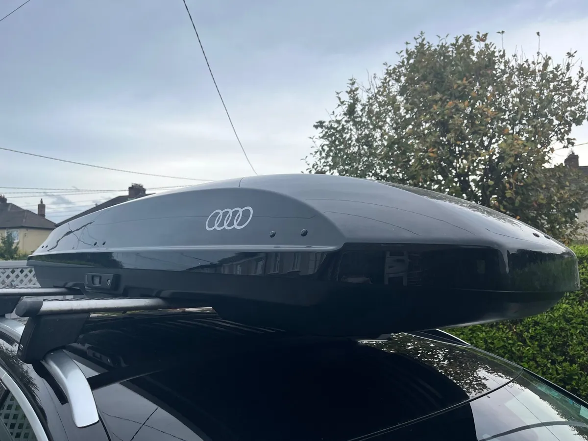 Audi Q3 Roofbox and Roofbars - Image 1