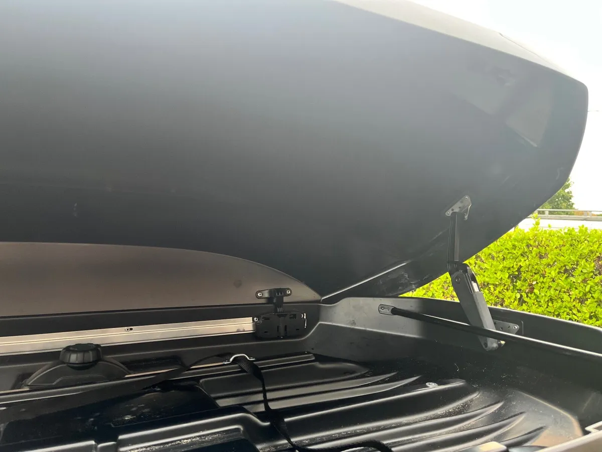 Audi Q3 Roofbox and Roofbars - Image 4