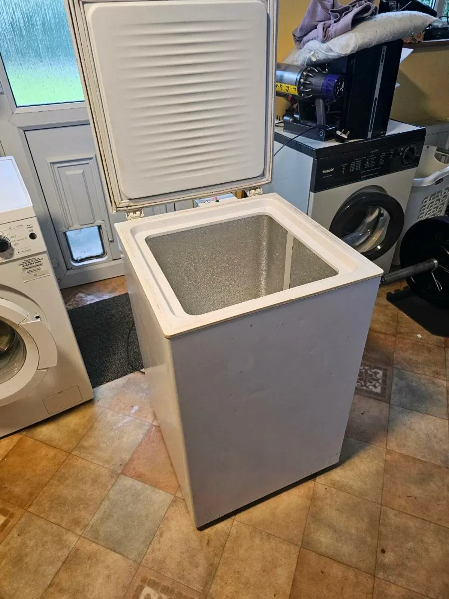 Chest freezer, Whirlpool - Image 3