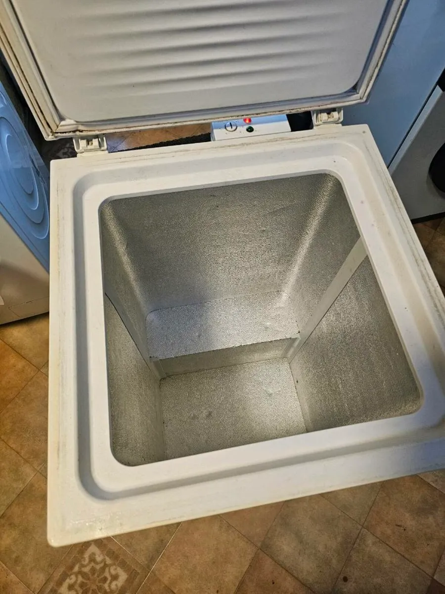 Chest freezer, Whirlpool - Image 4