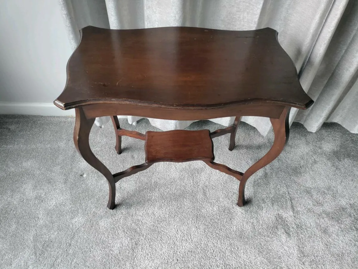 Vintage occasional table. - Image 1