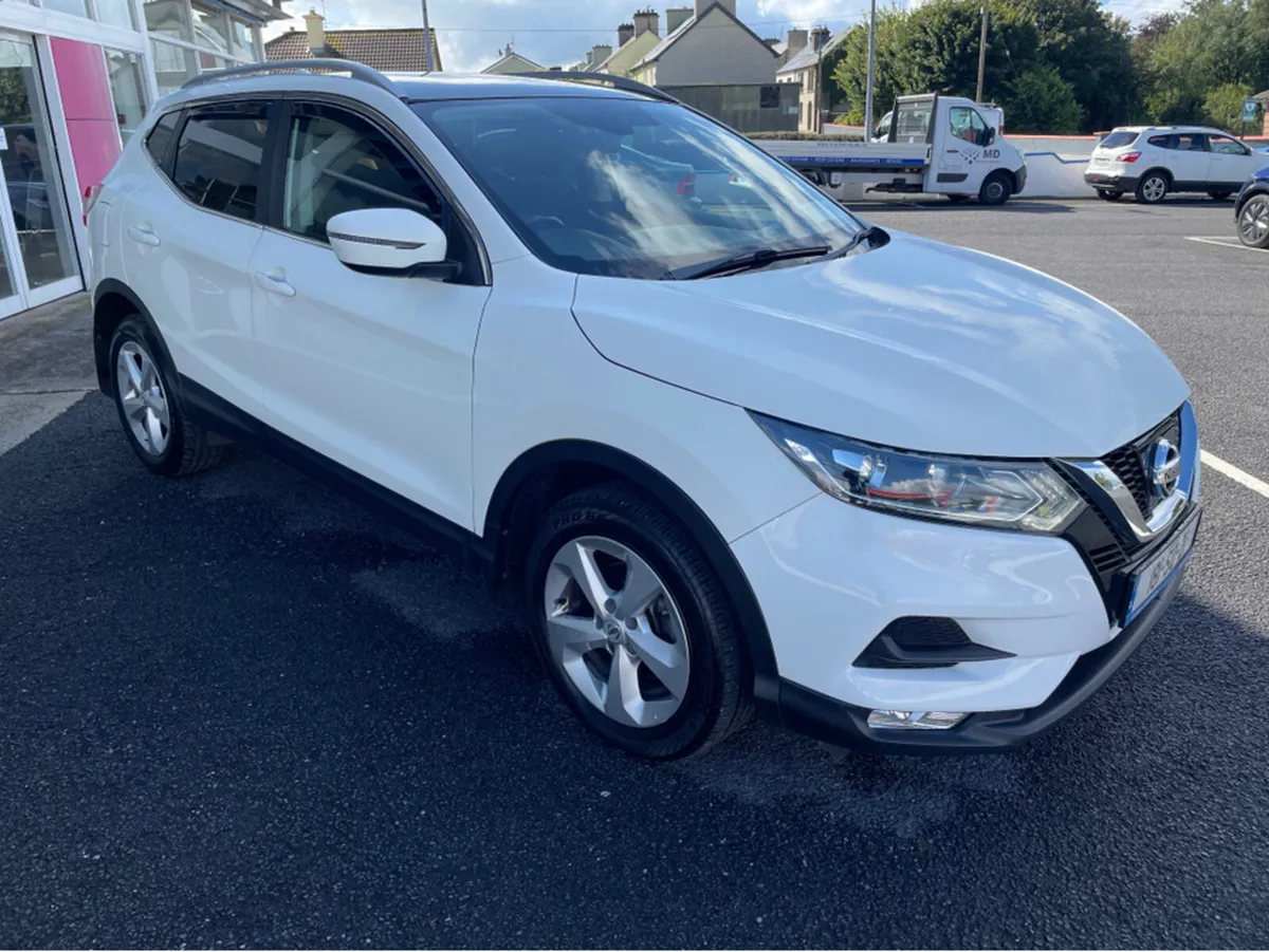 Nissan Qashqai 1.5 SV 18 4DR - Image 2