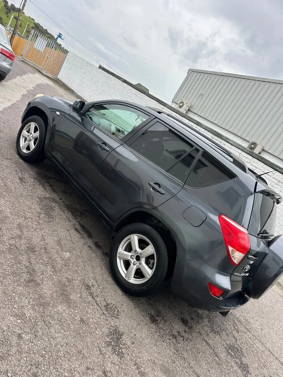 Toyota RAV4 2007 - Image 2