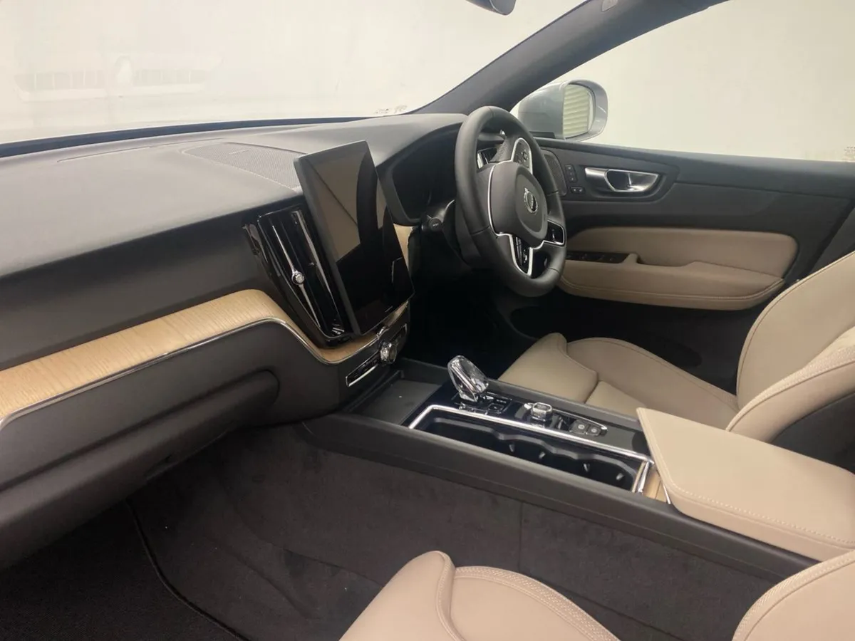 Volvo XC60 Plus Bright in Aurora Sliver With the - Image 3