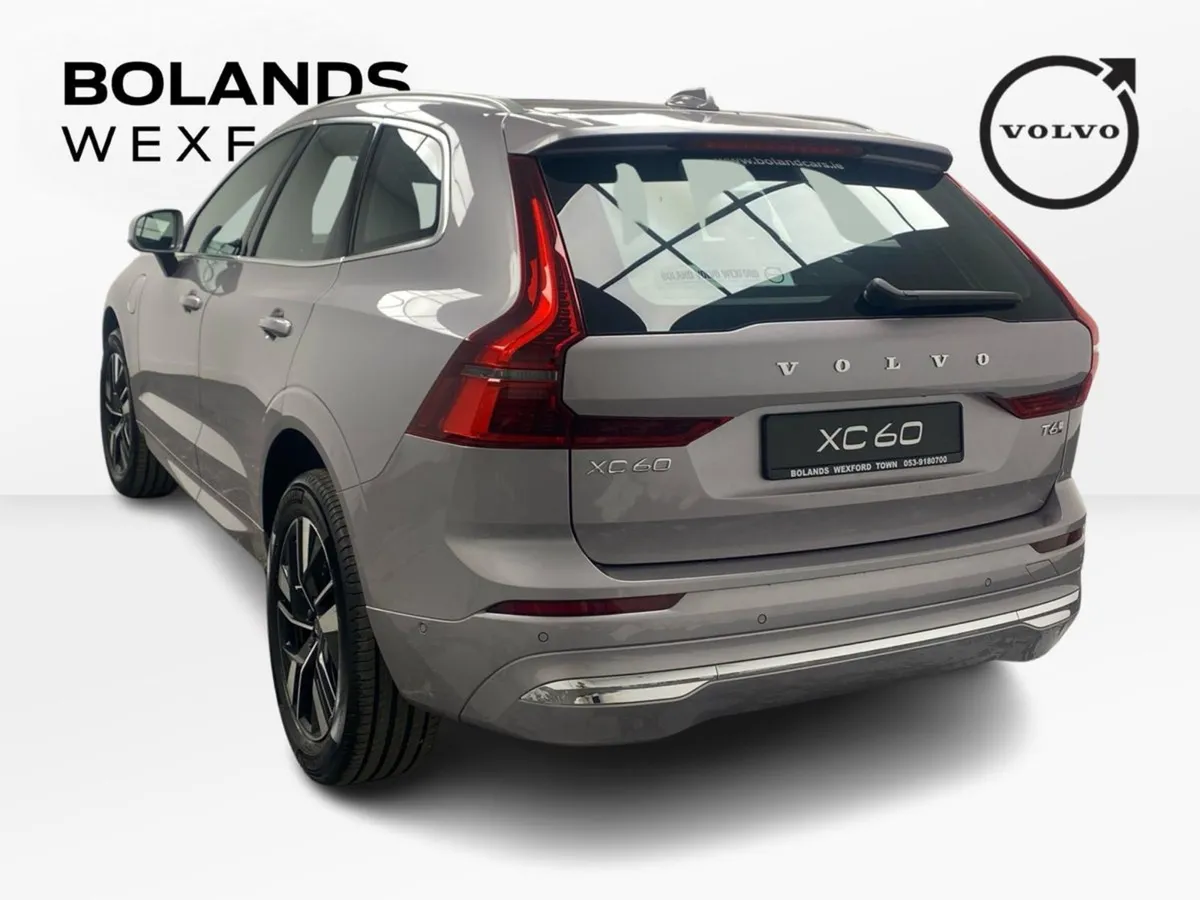 Volvo XC60 Plus Bright in Aurora Sliver With the - Image 4