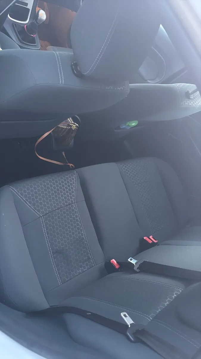 Ford Fiesta 2011 - Image 4