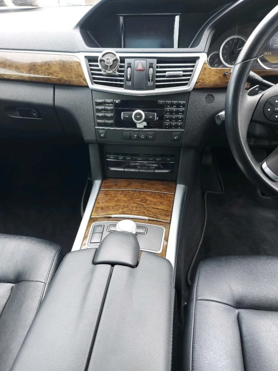 Mercedes E Class - Image 4