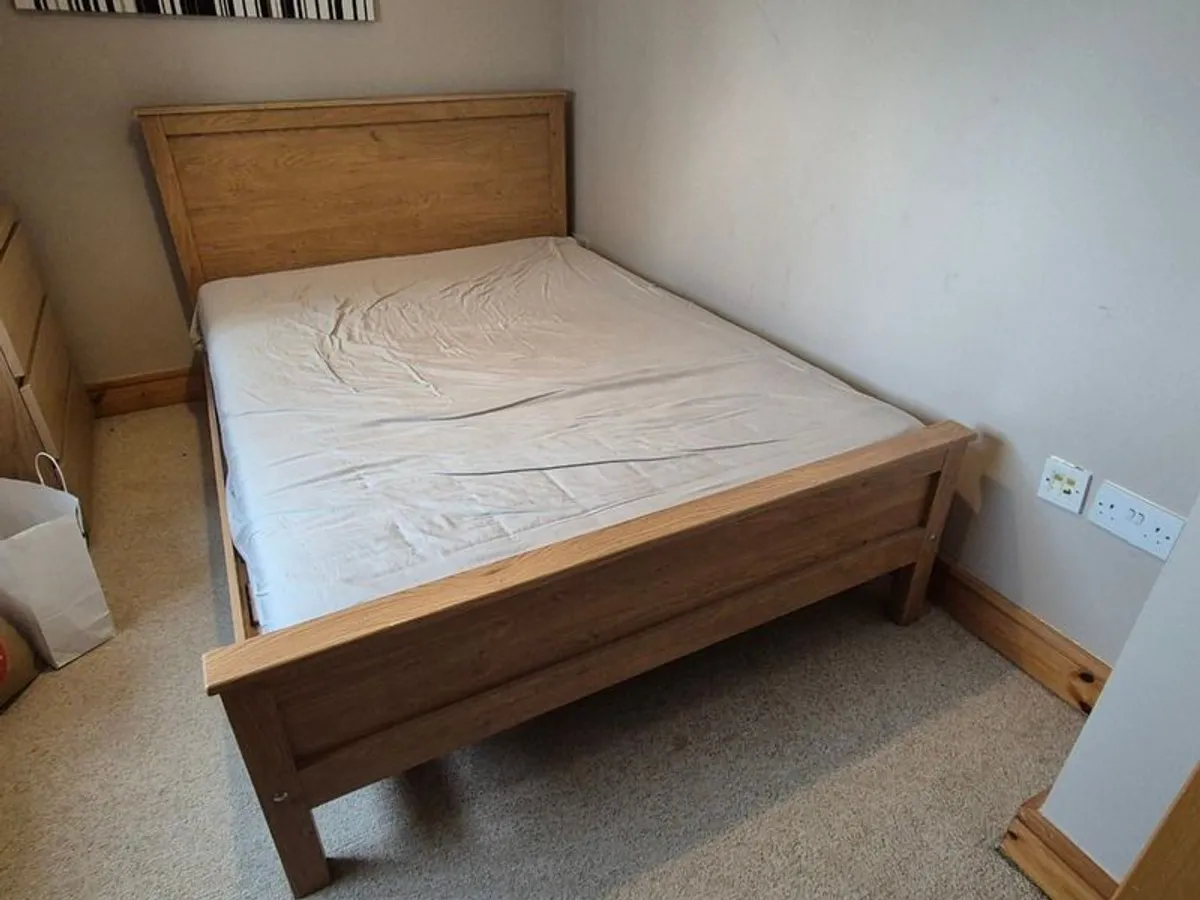 Wood double bed