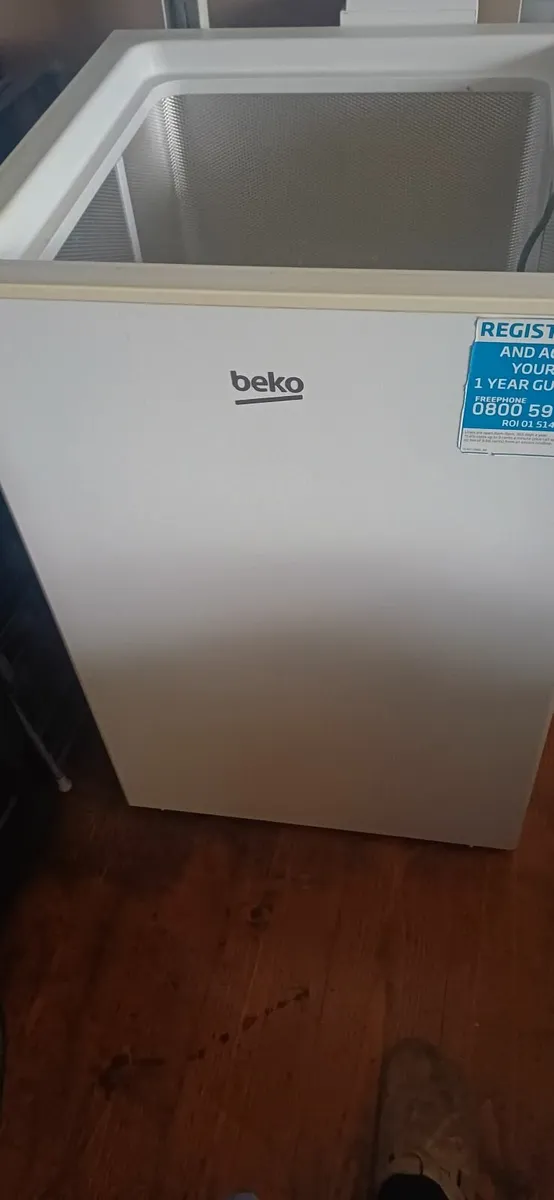 small chest freezer - Image 1