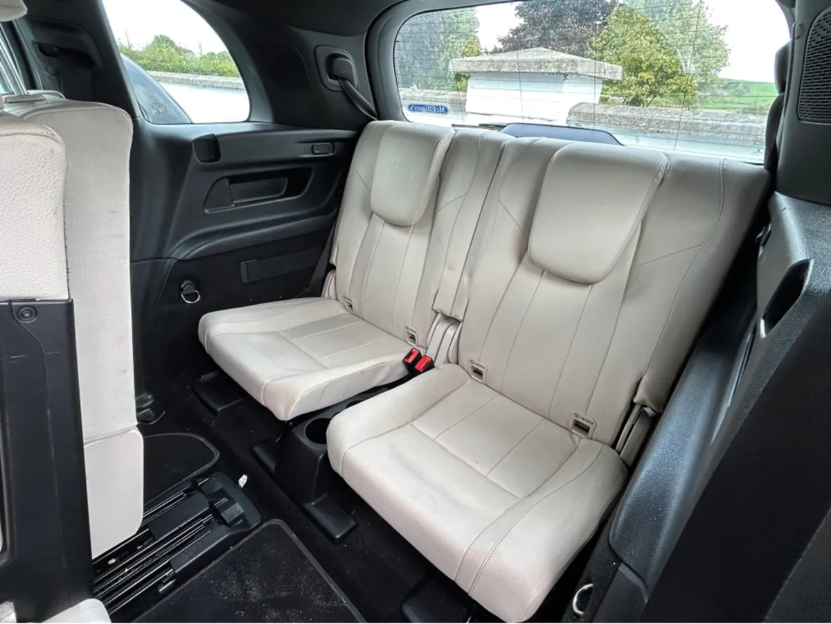Mercedes-Benz GLB *7 Seater*Beige Leather* 12 mont - Image 4