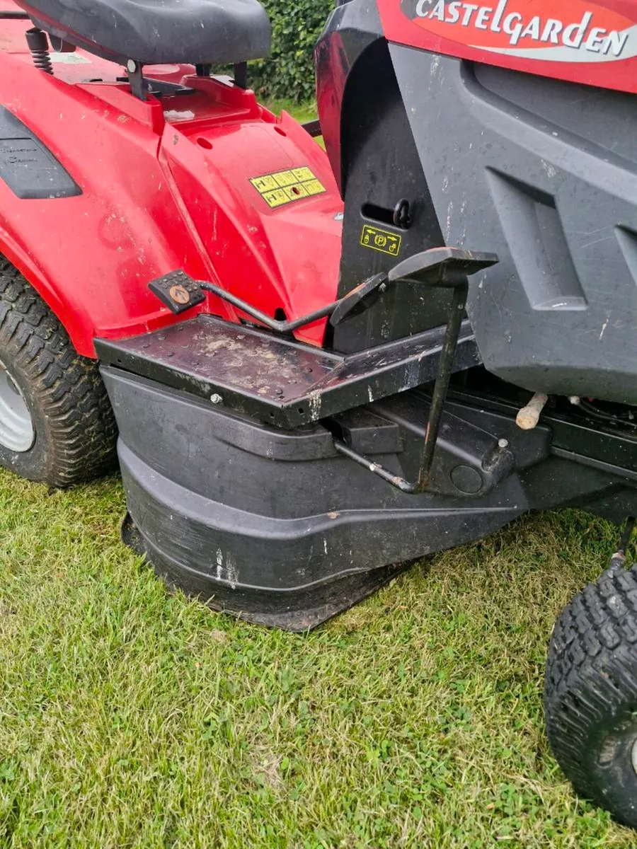Castlegarden 2013 ride on mower Delivery available - Image 3