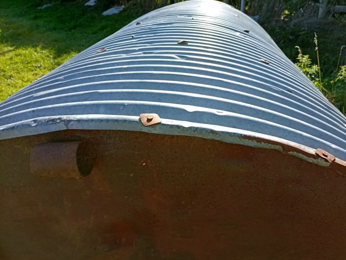 Pig hutch - Image 1