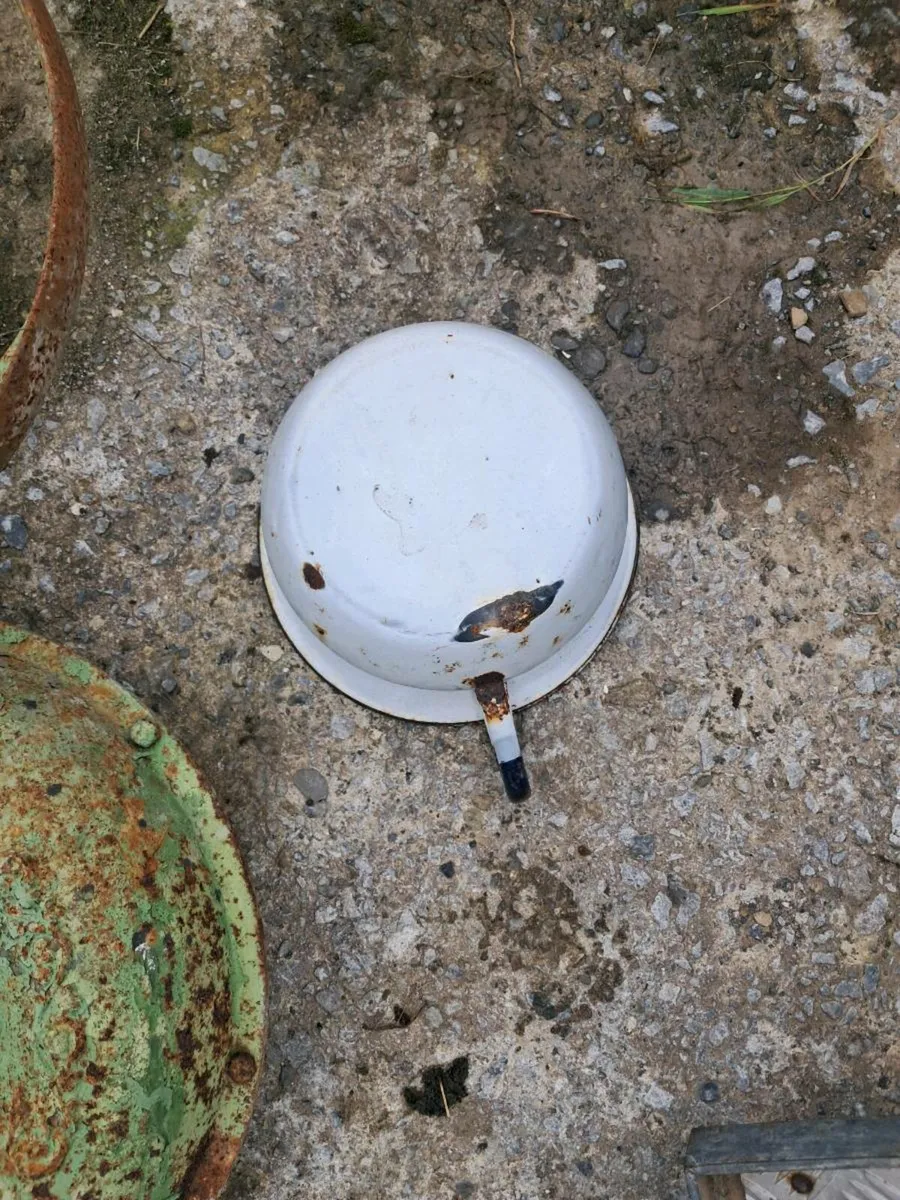 Antique bellows and pot - Image 2