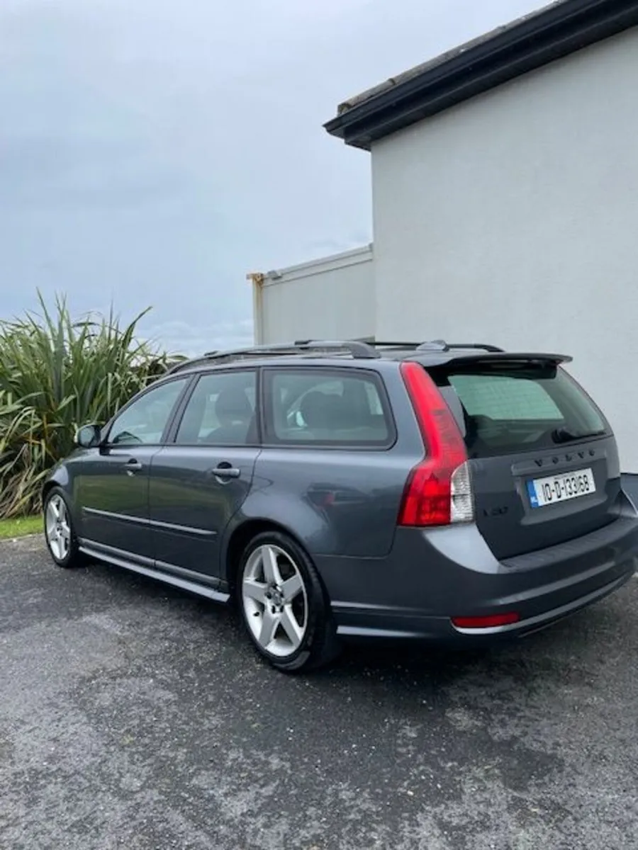 Volvo V50 R-Design 2010 NCT 5/26 Taxed 1/26 - Image 2