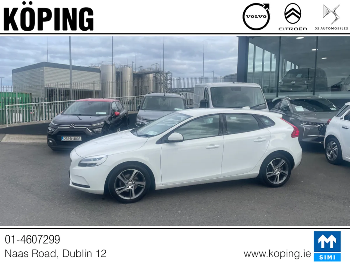 Volvo V40 D2 MOMENTUM EDITION // HIGH SPEC // LEAT - Image 3