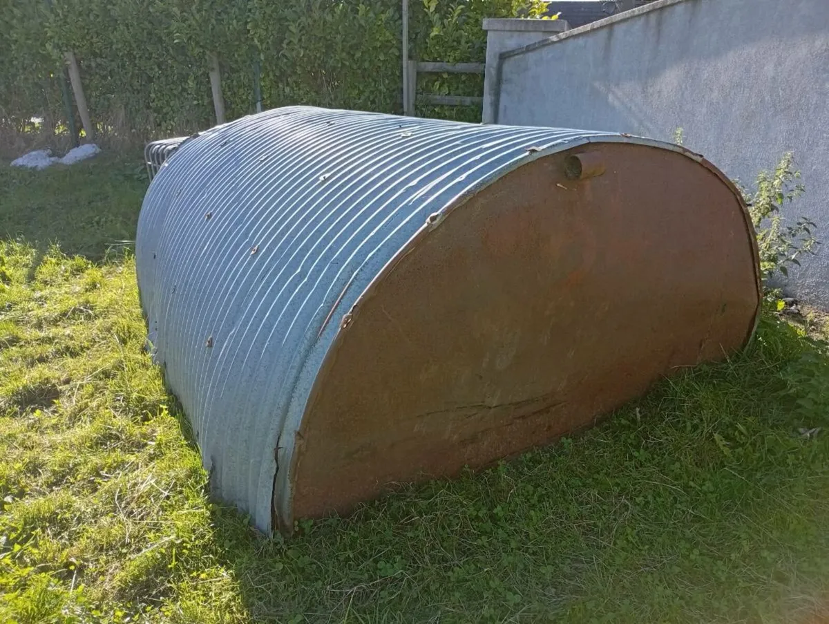 Pig hutch - Image 4