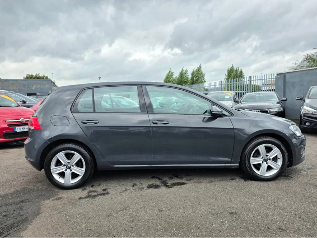 Volkswagen Golf 1.6 TDI BLUEMOTION ** IRISH CAR ** - Image 3