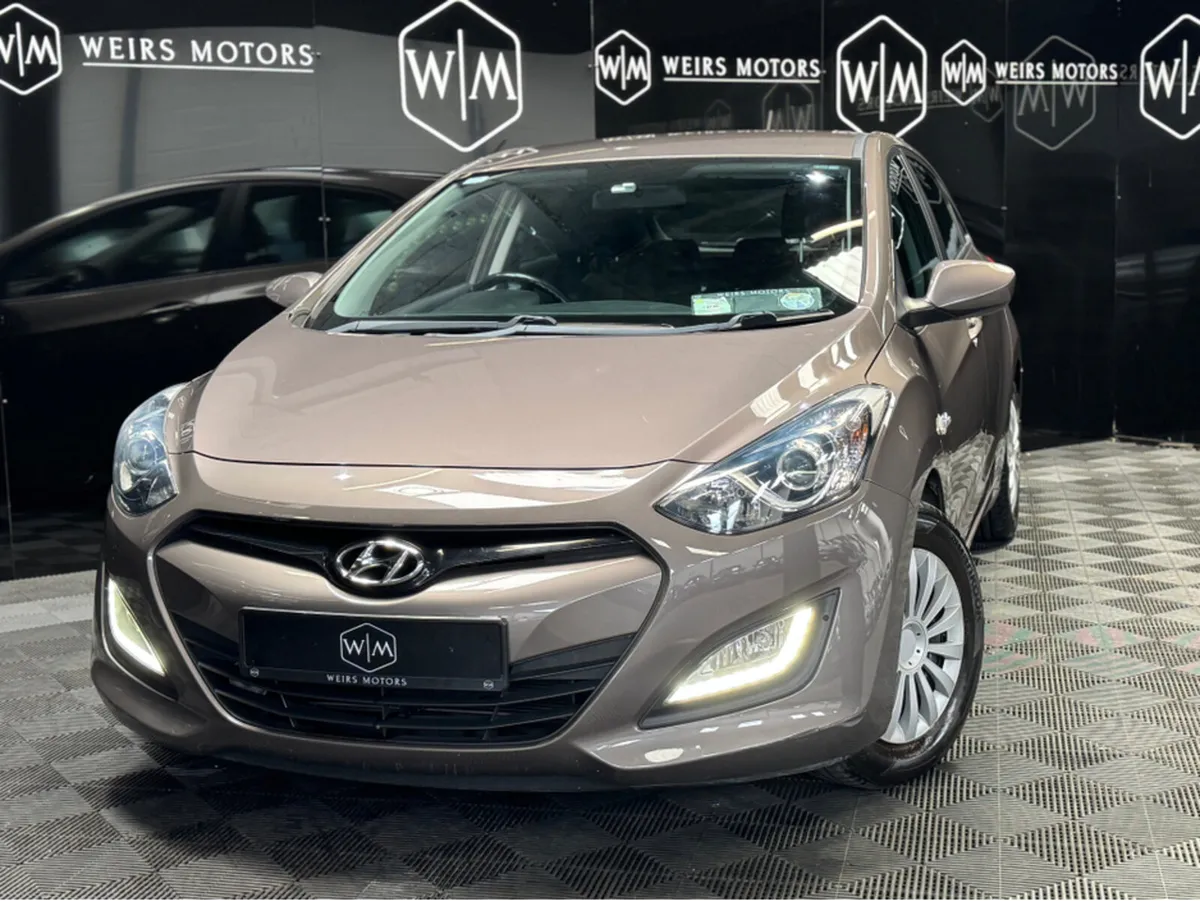 Hyundai i30 1.4 PETROL 5DR LOW MILEAGE - Image 2