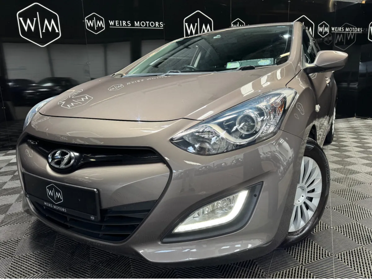 Hyundai i30 1.4 PETROL 5DR LOW MILEAGE - Image 3
