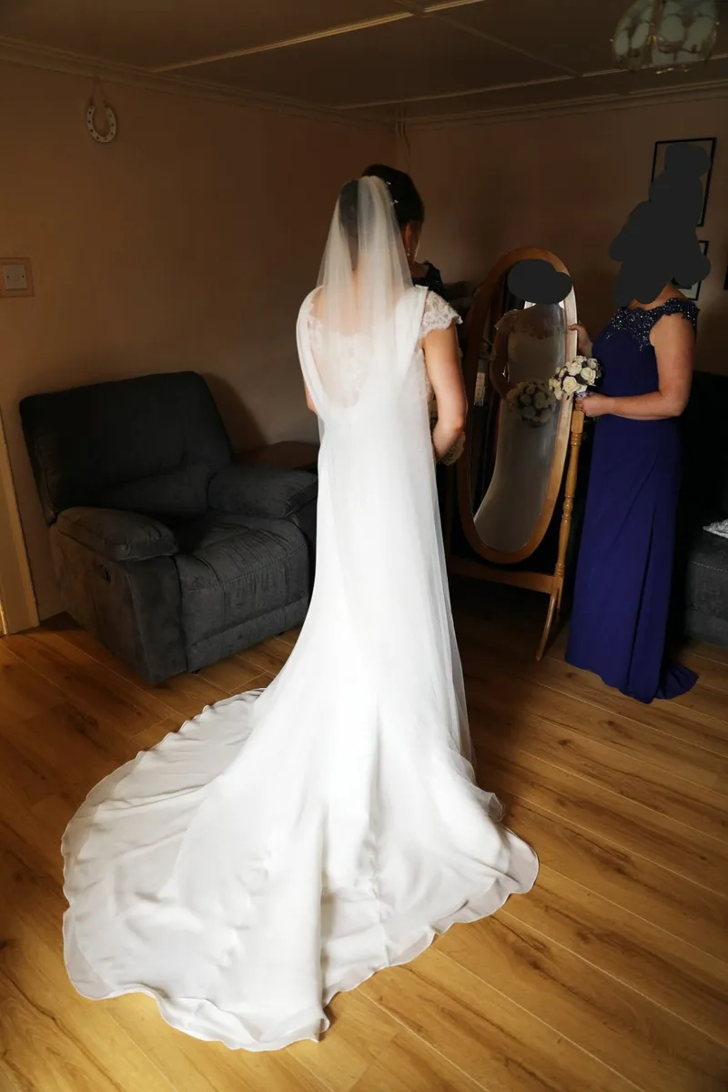 Wedding Dress and Bridesmaids dresses - Image 2