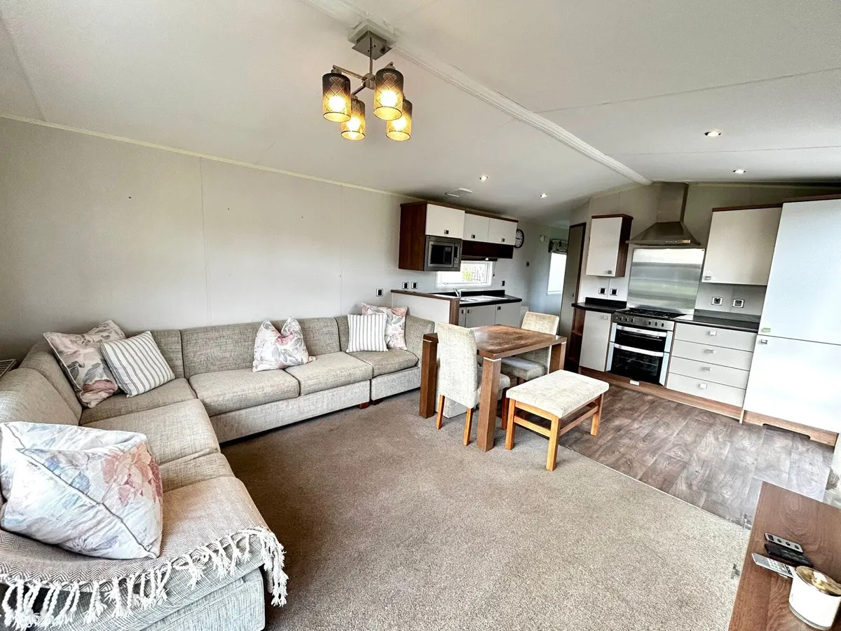 Mobile home - Image 1