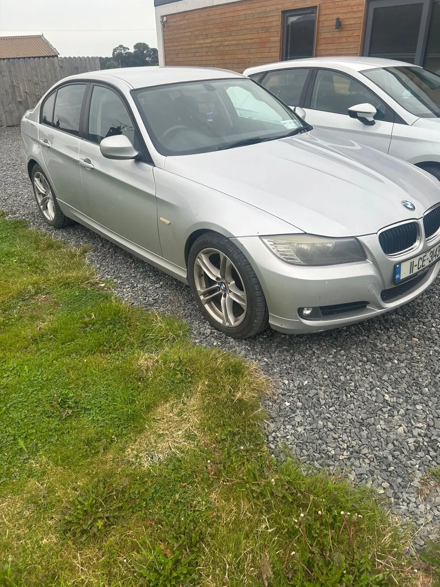 BMW 3-Series 2011 - Image 1