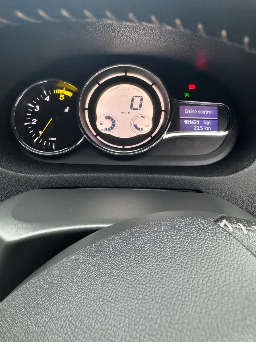 Renault Megane 2013 - Image 2