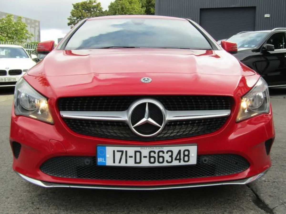 Mercedes-Benz E-Class E 220 D AMG Line Premium - Image 3