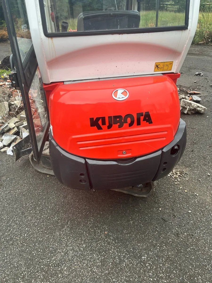 Mini digger Kubota 1.6 - Image 4