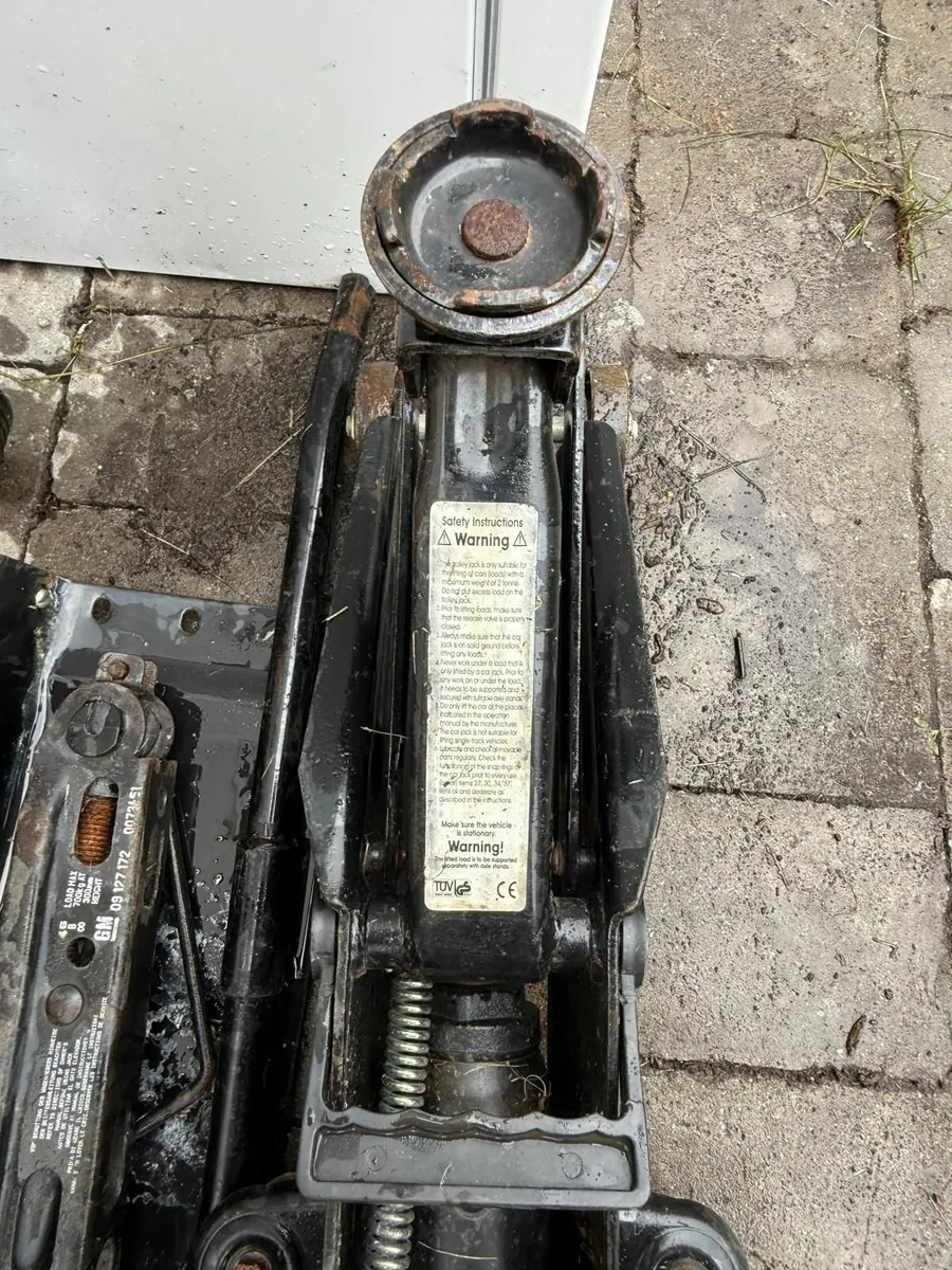 Hydraulic Jack  + Scissor Jack - Image 1